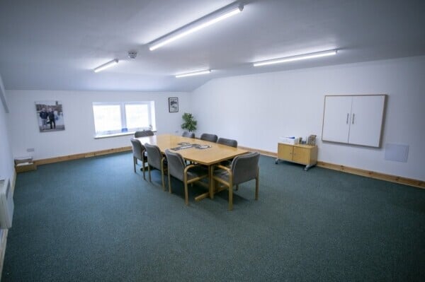 An excellent opportunity to acquire a high volume fish smokehouse in an excellent location Photo 8