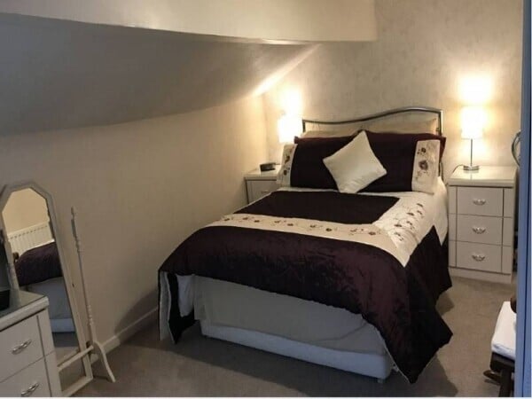 Well-established Domestic Cleaning Business with Accommodation Photo 8