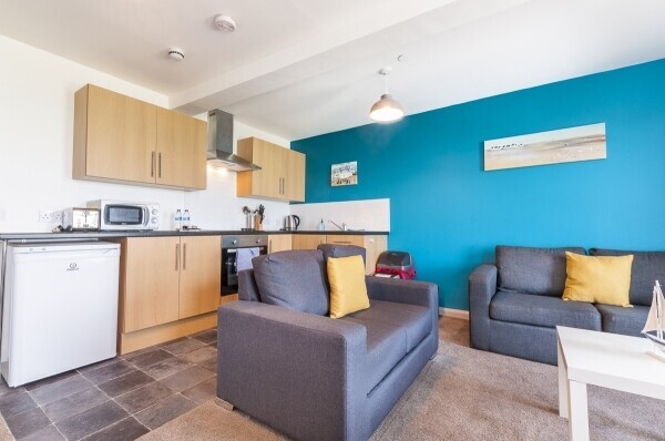 Exceptional holiday self catering business on Seafront; 7 apartments & cottage - managed remotely Photo 8
