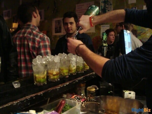 Camden Town - Fully licenced A3 and A4 Bar and Restaurant - Music Venue Photo 8