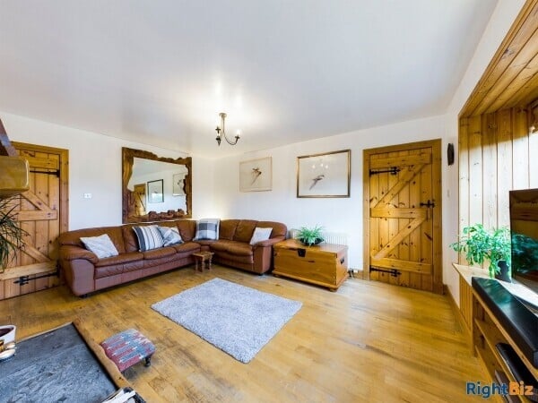 Split level workshop/offices with planning for residential development & 3 bed cottage Photo 8