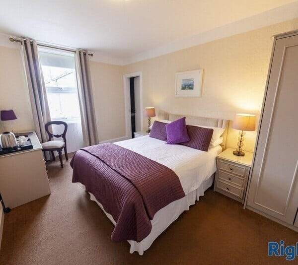 Highly Attractive 13-Bedroom Hotel Situated in Arisaig Photo 8