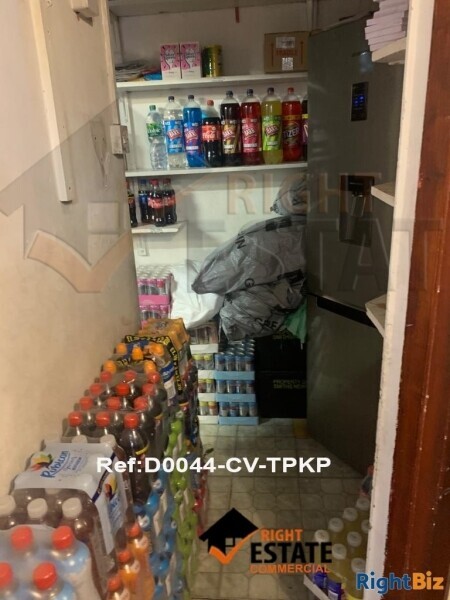 Off licence with Post Office and three bedroom flat above lease for sale Photo 8