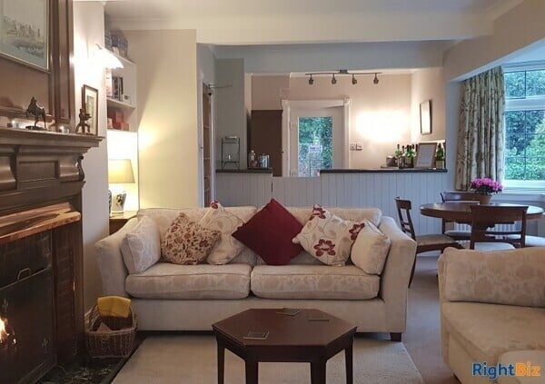 Superb Home & Income - 2 Acres New Forest Photo 8
