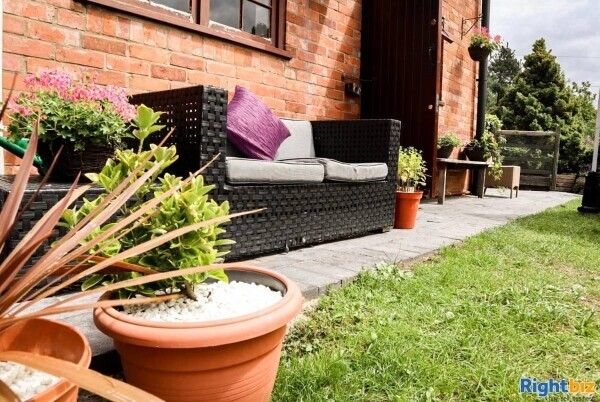Leasehold Cafe & Coffee Shop Located In Wootton Wawen Photo 8