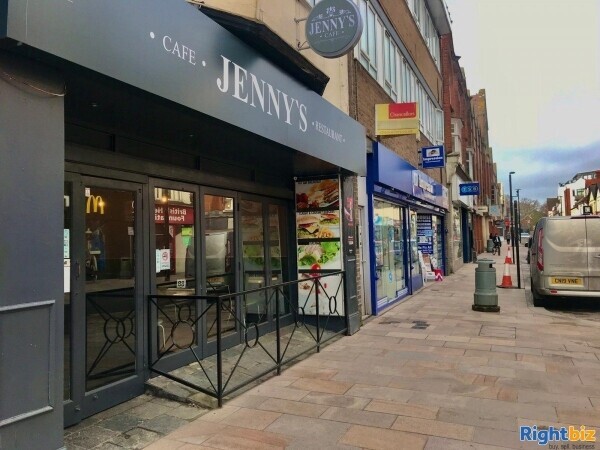 Busy Cafe/Restaurant for sale (120 seats), located on high street, with a large 2 bedroom flat Photo 8