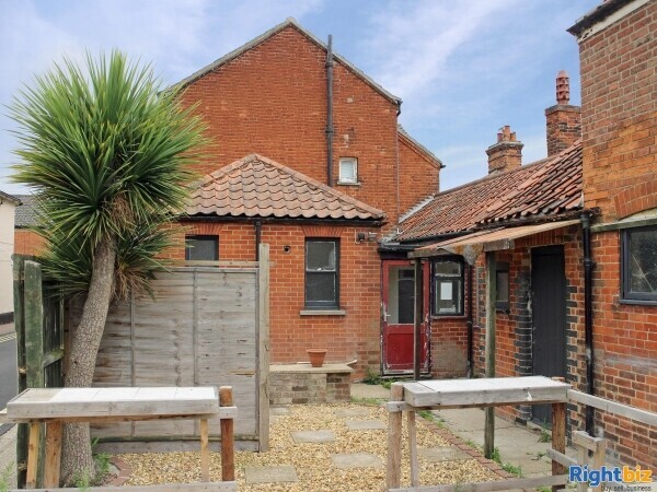 SUFFOLK - 5 BED PUB IN RESIDENTIAL AREA Photo 8