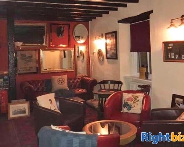 PEMBROKESHIRE (NEAR TENBY) - VILLAGE CENTRE CATERING LED PUBLIC HOUSE Photo 8