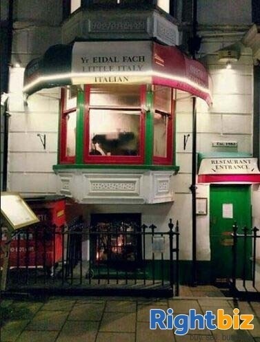 CEREDIGION - SEASIDE TOWN RESTAURANT Photo 8