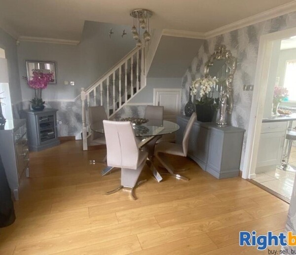 20 Year Established Cattery and Stunning Extensive Family Home Photo 8