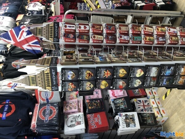Piccadilly Circus London gift shop Photo 8