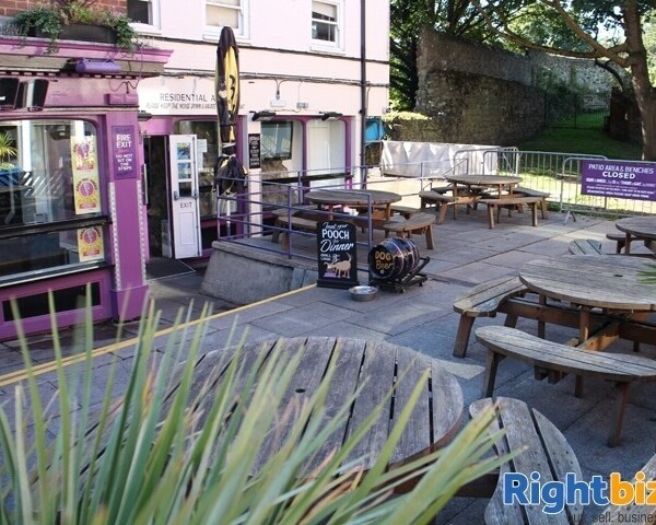 KENT - HISTORIC MEDWAY TOWN CENTRE BAR FOR SALE Photo 8