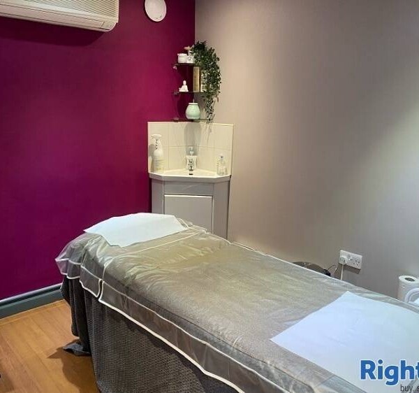 Well Established Beauty Salon For Sale Photo 8