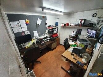 REPUTABLE, LONG-ESTABLISHED AUTO GARAGE Photo 8