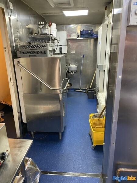 Leasehold gourmet burger takeaway for sale in Leeds Photo 8
