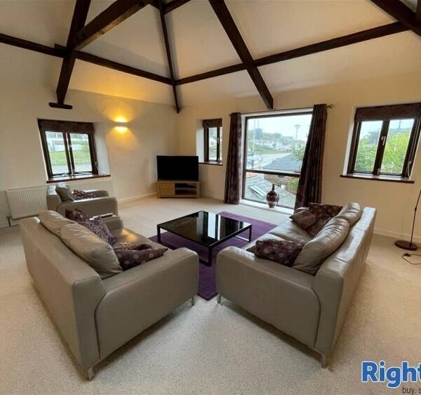 Under Offer: Superb Waterside Cafe Bistro on Bude Canal For Sale in Bude Photo 8