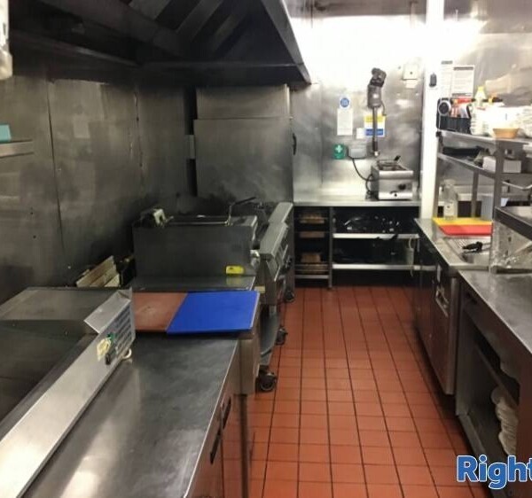 Extremely well established Restaurant/Bar for sale Photo 8