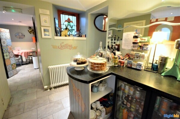 Popular and neatly presented café & coffee shop in the beautiful town of Dunblane (ref 1408) Photo 8
