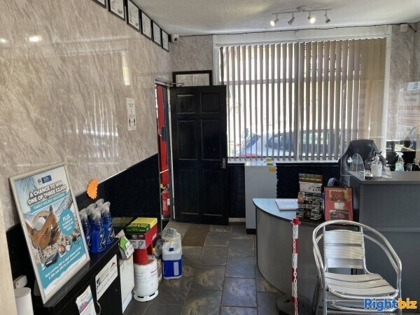 AN ACCREDITED, LONG-STANDING AND POPULAR GARAGE AND USED CAR RETAILER Photo 8