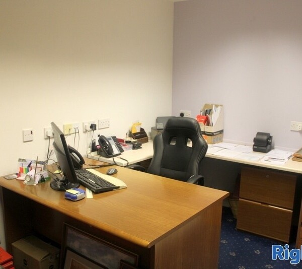 Vacant Retail Unit Set on the High Street in Nairn Photo 8