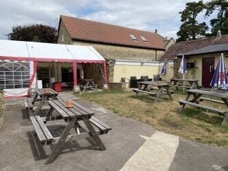 SOMERSET/DORSET BORDER - BUSY COMMUNITY FREEHOUSE IN LARGE VILLAGE Photo 8