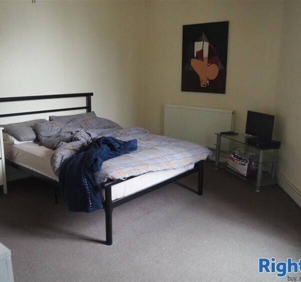 Launderette & Dry Cleaners For Sale in Keighley Photo 8