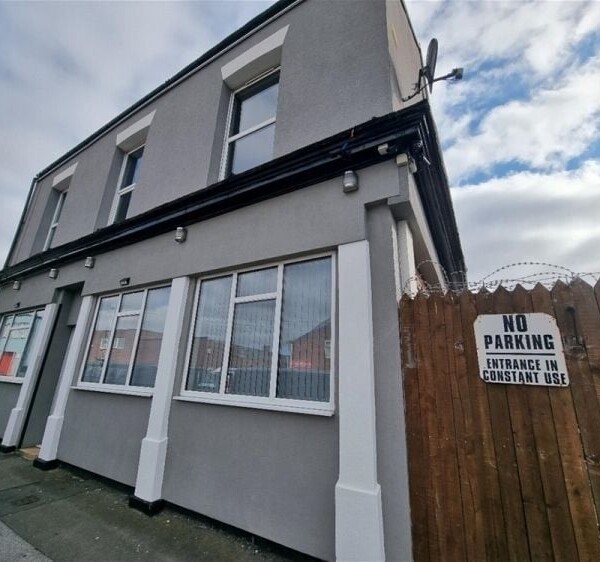 Beautifully Renovated Modern Bar with Comfortable Atmosphere & Accomodation Photo 8
