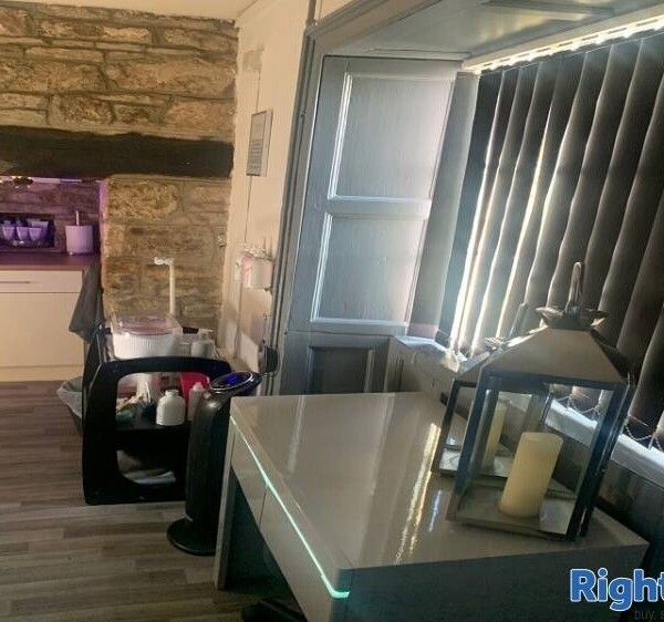 Well established Beauty Treatment business for sale Photo 8