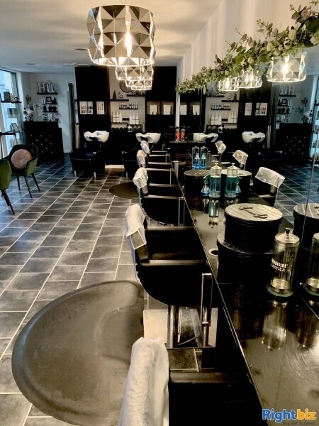 PROFESSIONAL AND REPUTABLE HAIR AND BEAUTY SALON LOCATED IN THE EAST MIDLANDS Photo 8