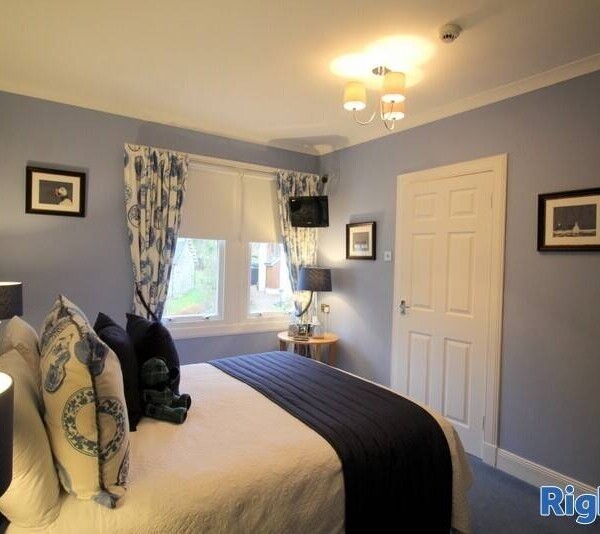 Stunning Bed & Breakfast with Separate Luxury Cottage, set in Spean Bridge Photo 8