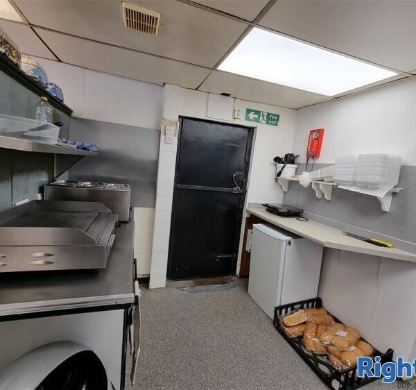 Popular Sandwich Shop Takeaway in Busy Market Town Photo 8