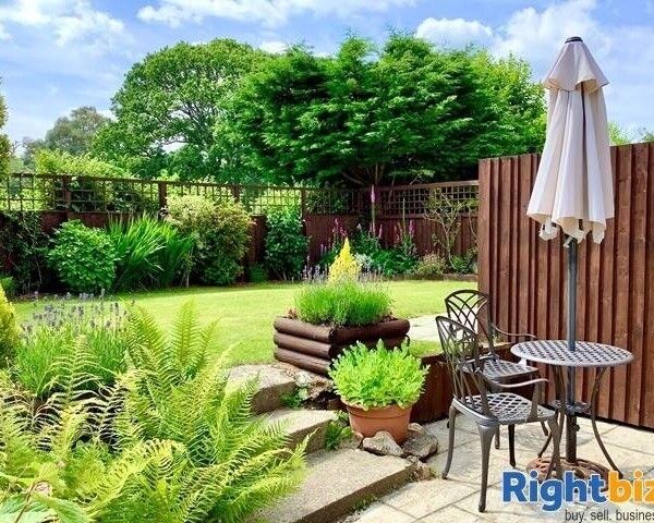 Thatched Guest House + Separate Family Home in the grounds - Sidmouth, Devon Photo 8