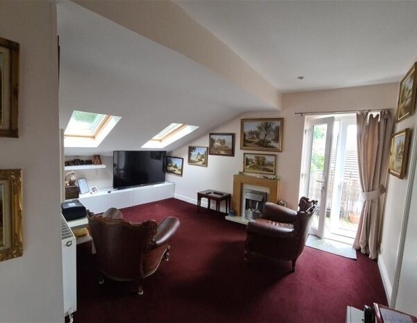 FREEHOLD Detached Bar in a Busy Market Town on the Outskirts of Leeds - Leasehold available Photo 8
