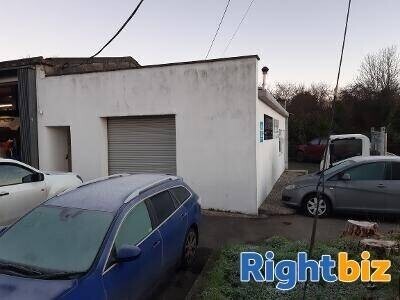 LONG-ESTABLISHED GARAGE Photo 8