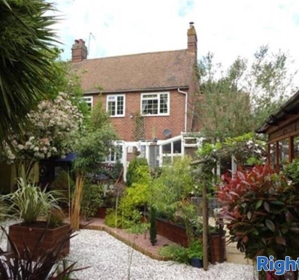 3 Double Bedroom property,- Northamptonshire Photo 8