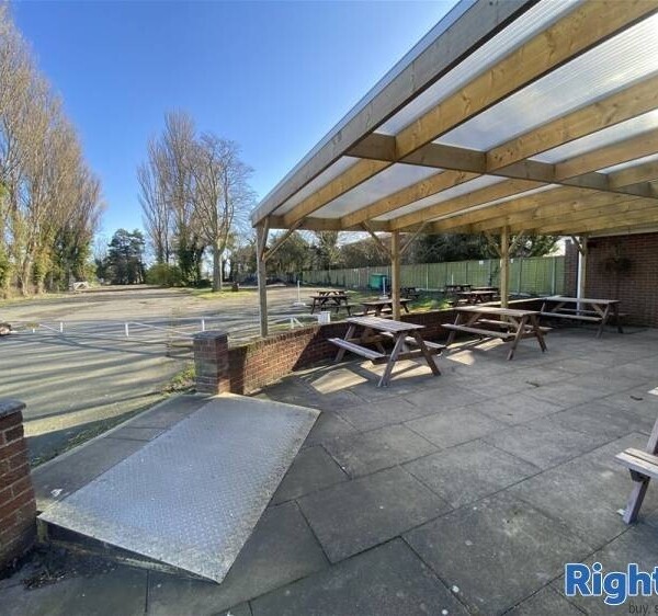 Cafe & Sandwich Bars For Sale in Holme-on-Spalding-Moor Photo 8