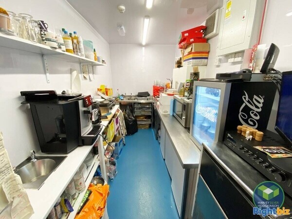 BAR TO LET: LYMM: Photo 8
