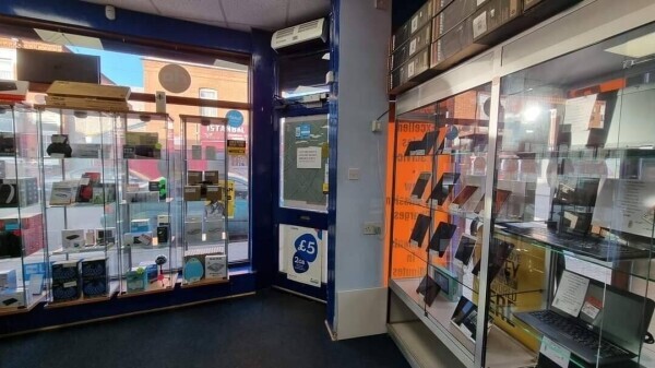 RETAILER OF ELECTRONIC DEVICES AND MONEY TRANSFER POINT Photo 8