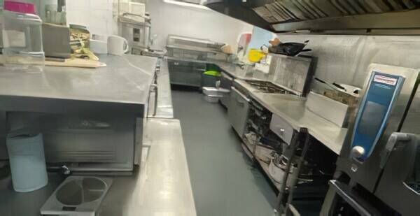 A POPULAR PROVIDER OF HEALTHY DINE-IN AND TAKEAWAY FOOD AND DRINK, AND A LATE-NIGHT VENUE Photo 8