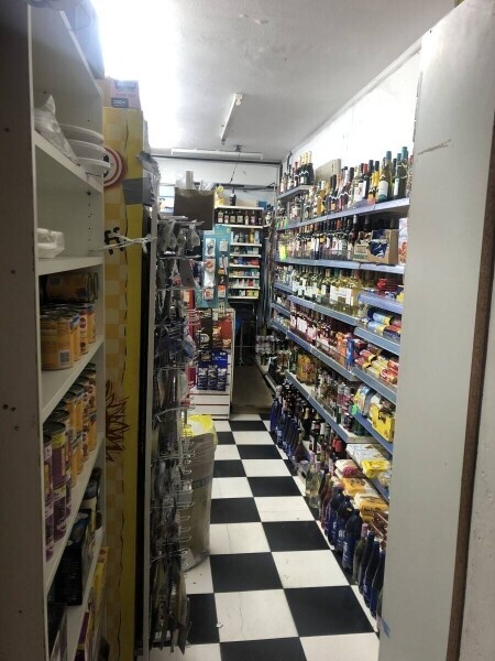 Leasehold Convenience Store, 10.200 annual rent, Very close to busy area. Photo 8