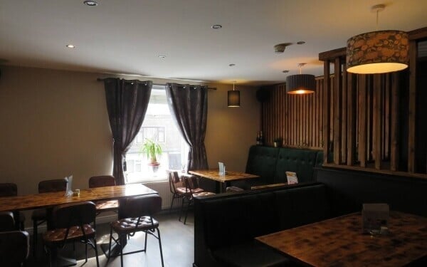 Popular, Innovative Bar and Eatery Photo 8