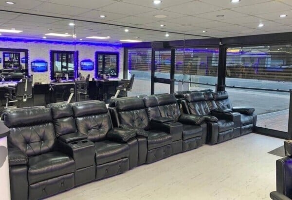 Cutting Edge, Bright Barber Shop in London Photo 8