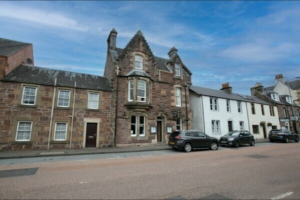 A Very Well Presented 9 Letting Room Hotel in Prominent Location For Sale Photo 8