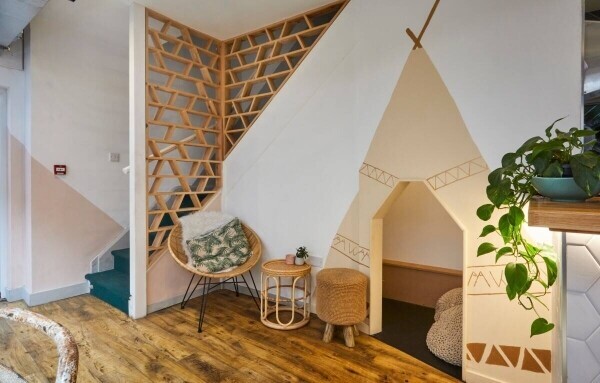 Award-Winning Healthy Café for Sale in Congleton Photo 8
