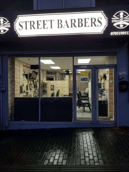 Busy Barber shop for sale Photo 8