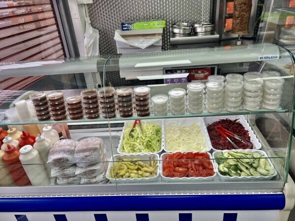 Take away fish and chips - pizza - kebab shop located in Feltham Photo 8