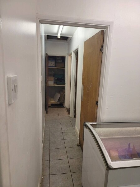 Fast food restaurant for sale. Caversham Reading . Low rent no rates long lease. Photo 8