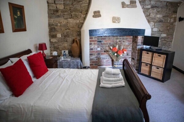 WEST SUSSEX - CHARMING PUB WITH LETTING ROOMS Photo 8