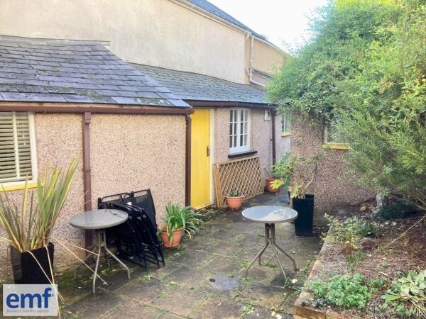 TEA ROOMS & TEA GARDEN with COLLECTABLES & CRAFTS Photo 8