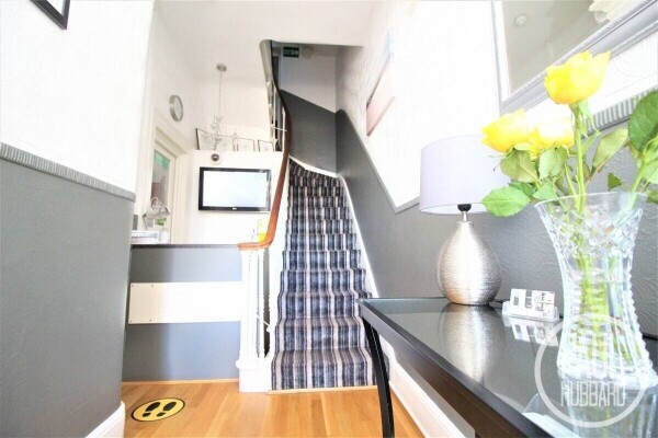 Beautifully decorated, family-run bed and breakfast with 8 bedrooms - Great Yarmouth, Norfolk. Photo 8